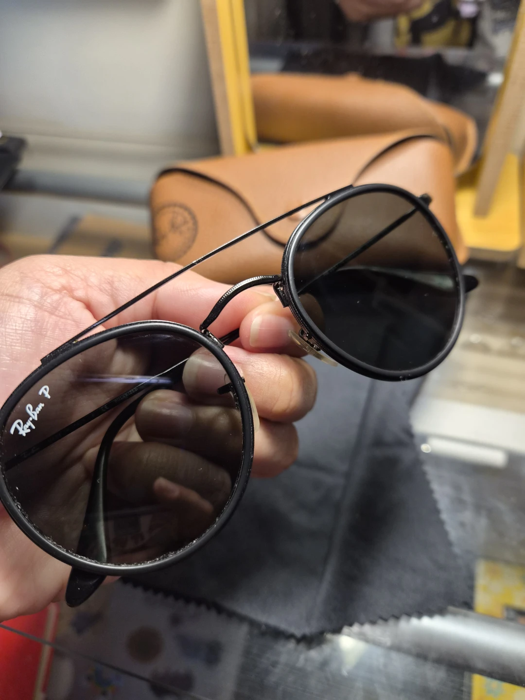 Ray-Ban Sunglasses with Case - photo 2