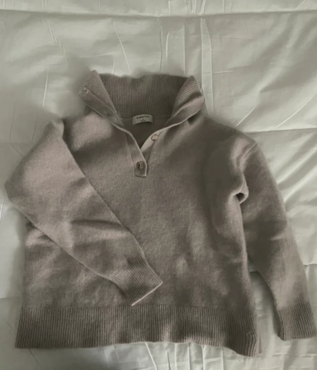 100% Cashmere wool Aritzia Sweater - Size S