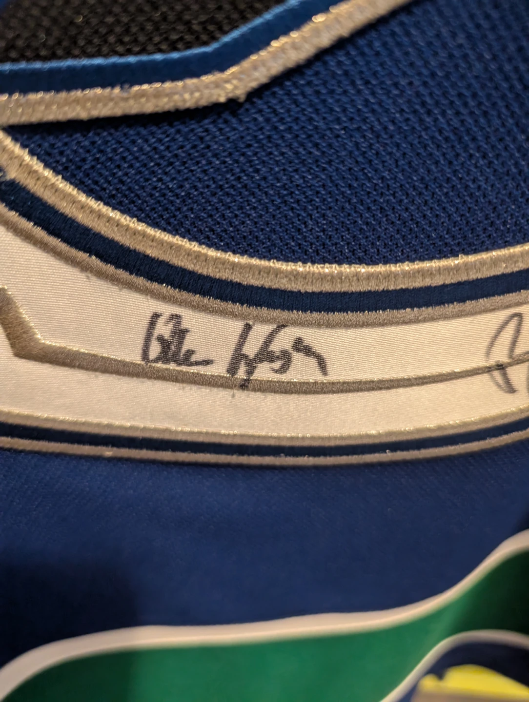 Vancouver Canucks Signed Hockey Jersey - photo 3