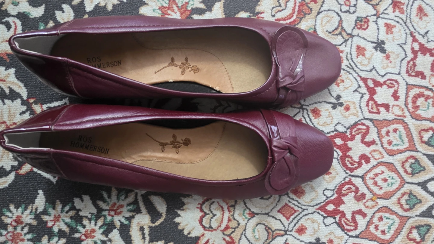 Ros Hommerson Women's Burgundy Loafers Size 10W