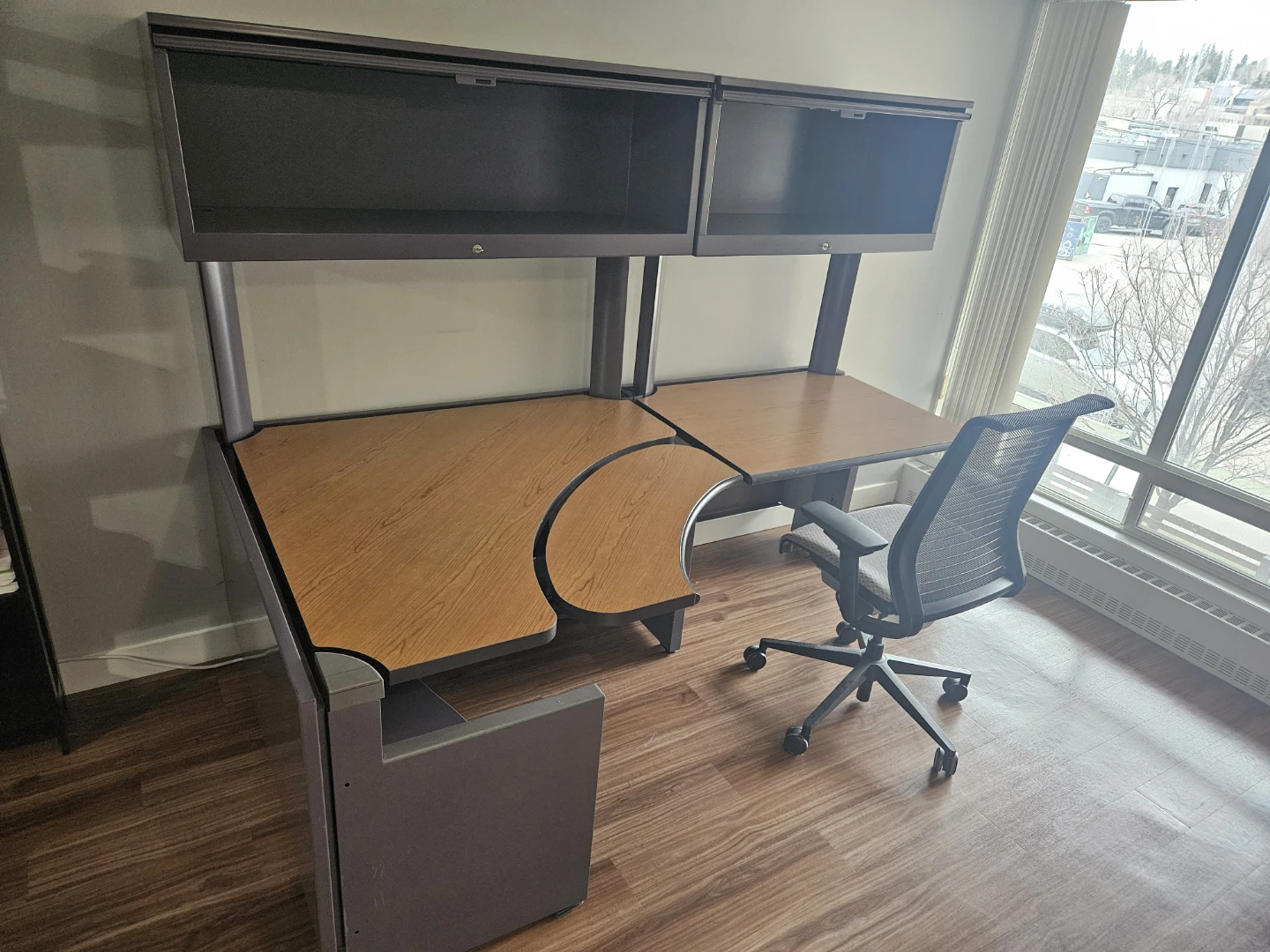 Ergonomic Corner Office Desk with Hutch - photo 2