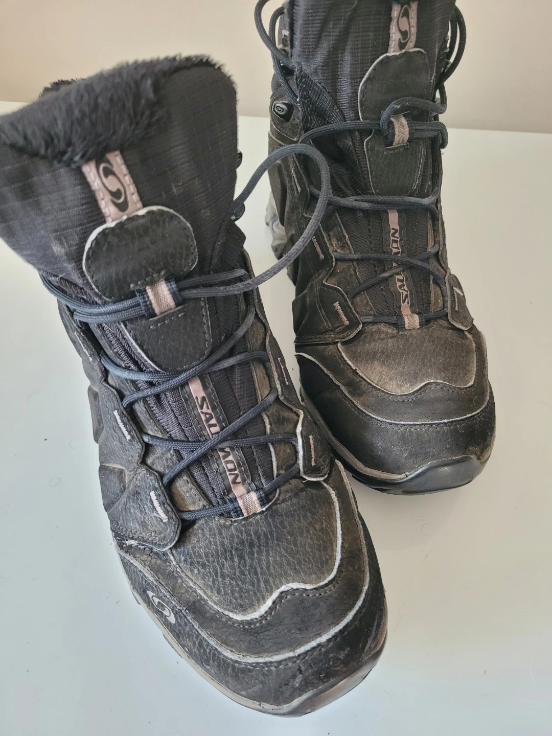 Salomon Black Insulated Winter Boots size 9