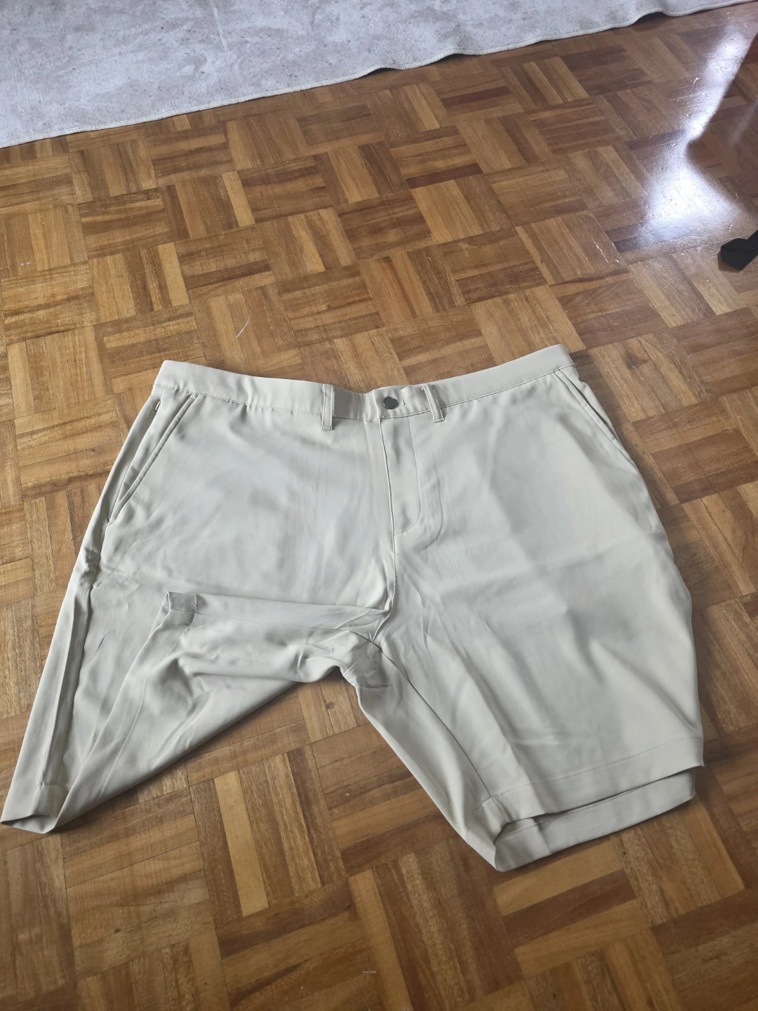 Kirkland Signature Men's Shorts Size 42