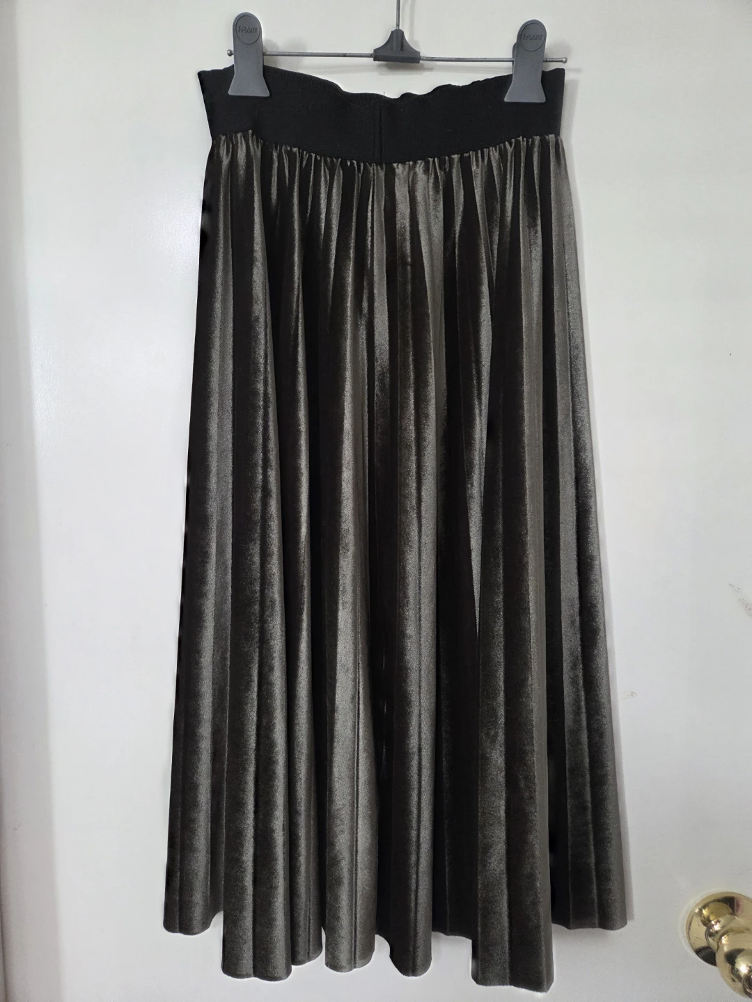 (Free size) Pleated Midi Skirt
