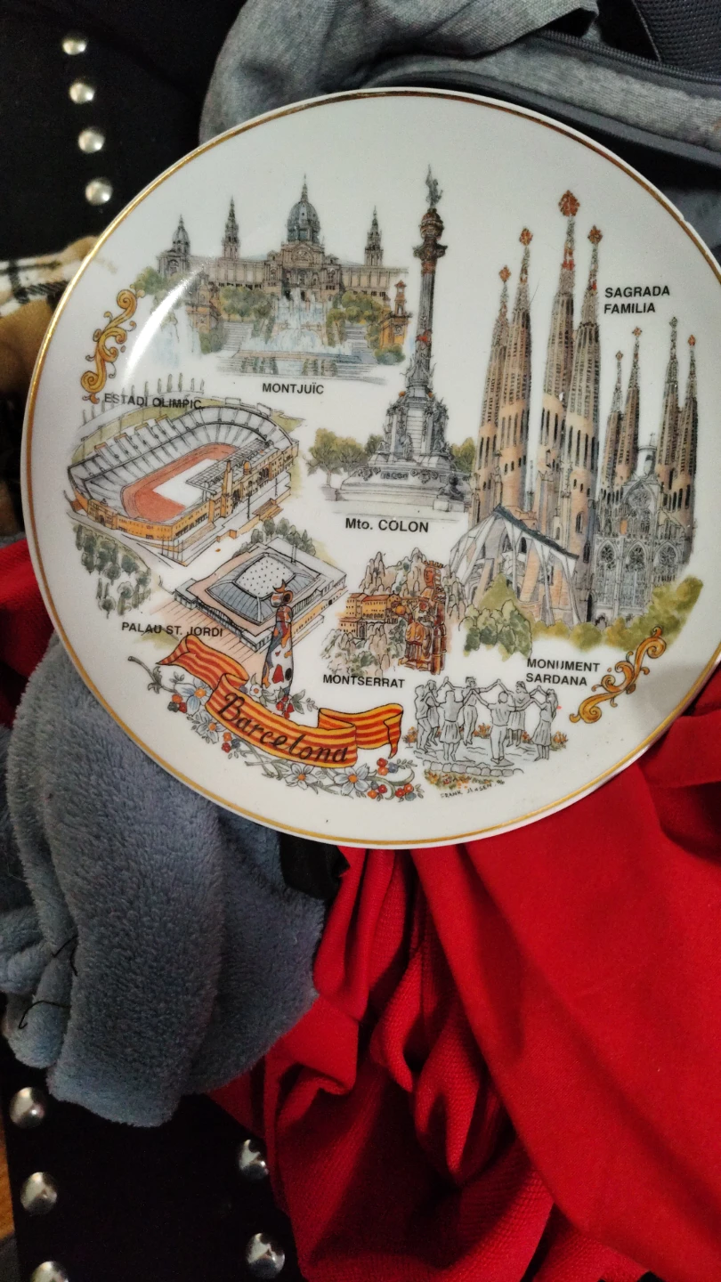 Decorative Plate Featuring Barcelona Landmarks