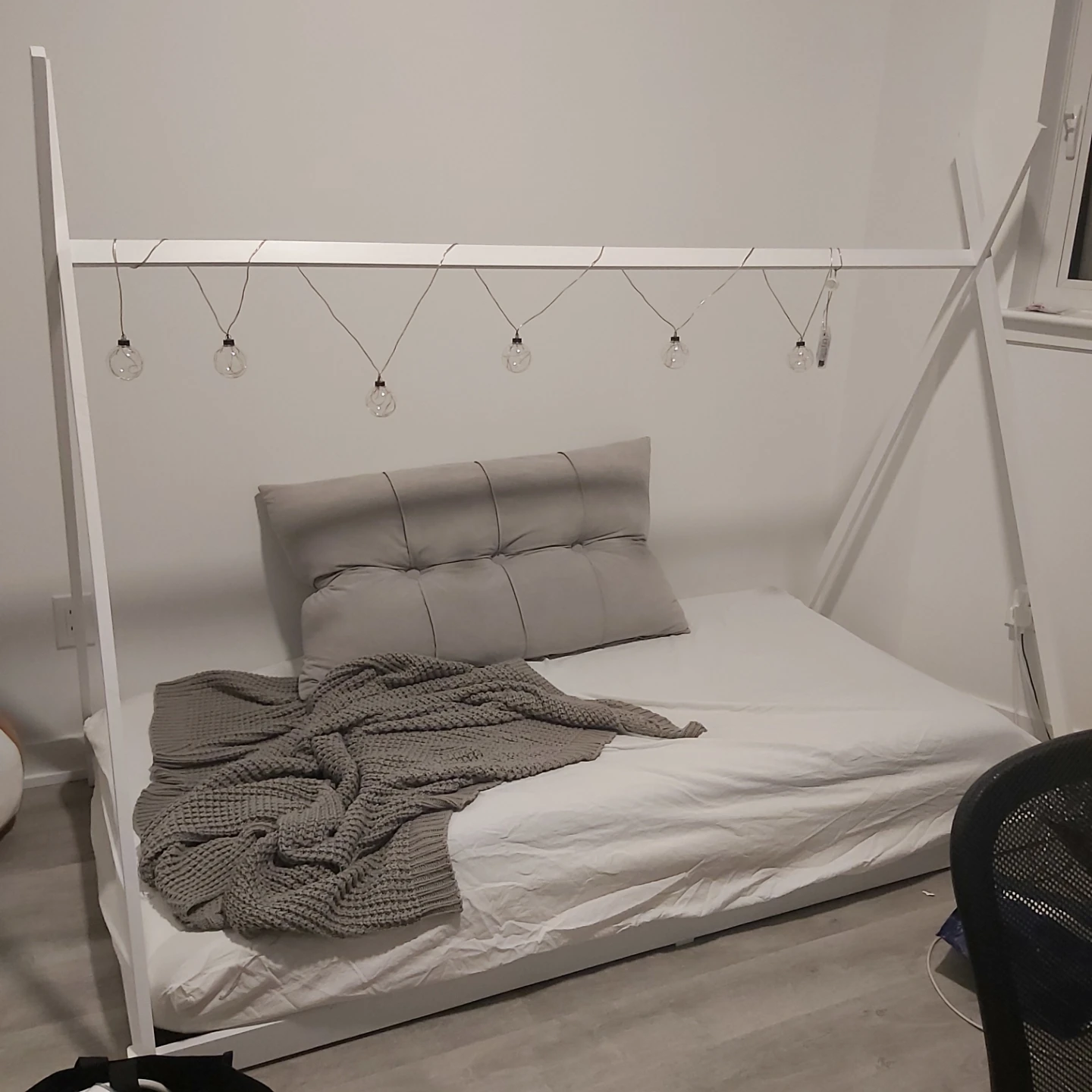 White tent bed - photo 2