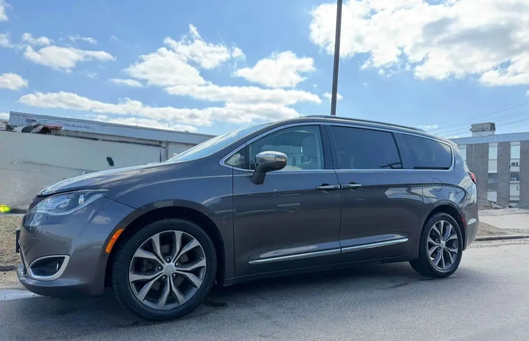 2017 Chrysler PACIFICA LIMITED - FULLY LOADED - photo 5