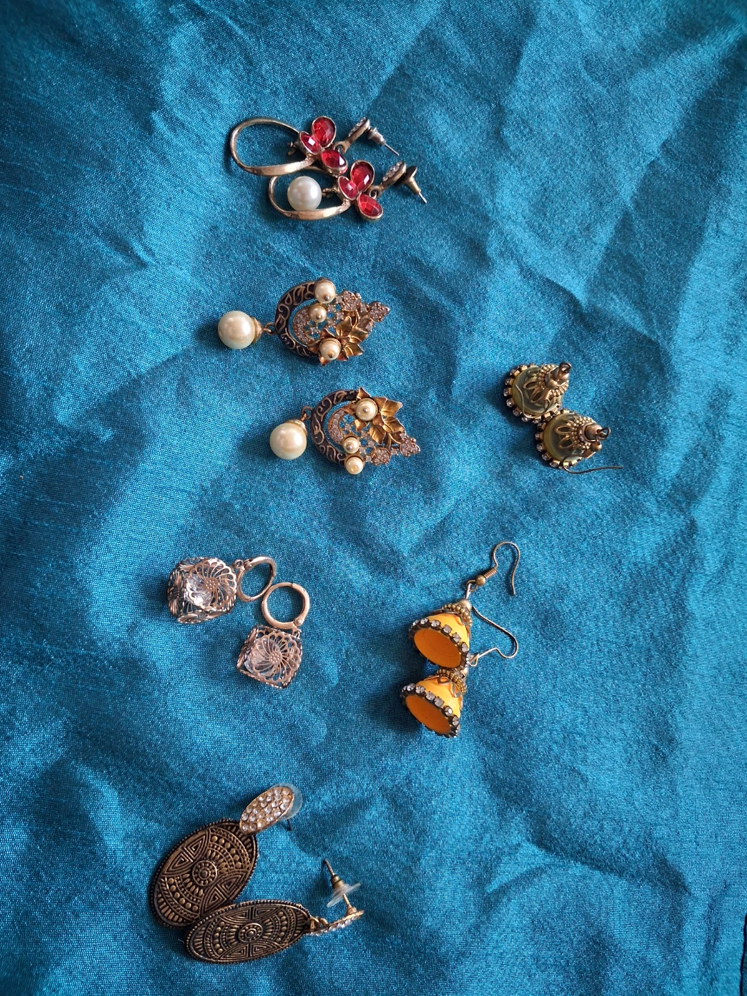 Assorted Women's Fashion Earrings