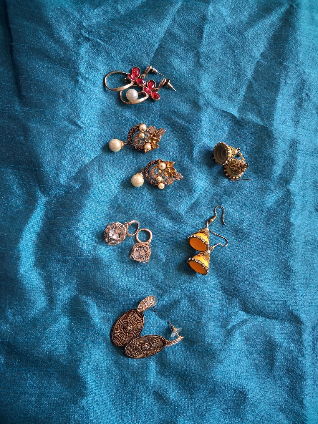 Assorted Women's Fashion Earrings - photo 2