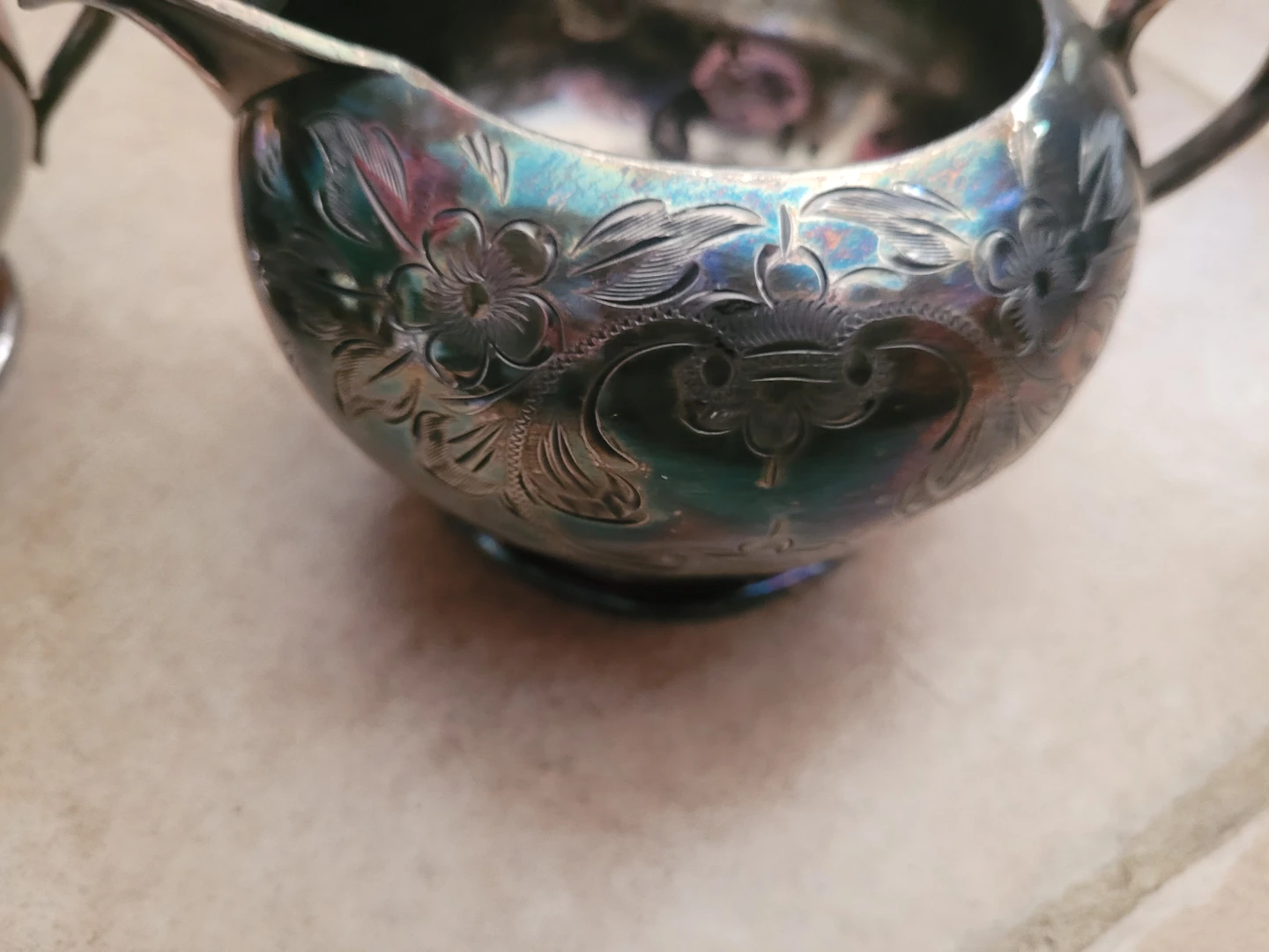 Silver-plated Sugar Bowl and Creamer Set with Floral Engraving - photo 4
