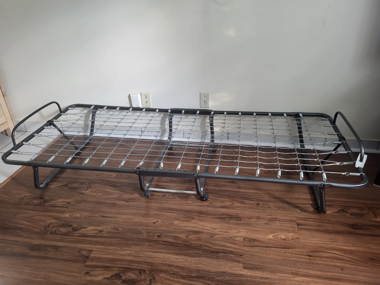 Milliard Premium Folding Guest Bed – Very Sturdy Frame - photo 2