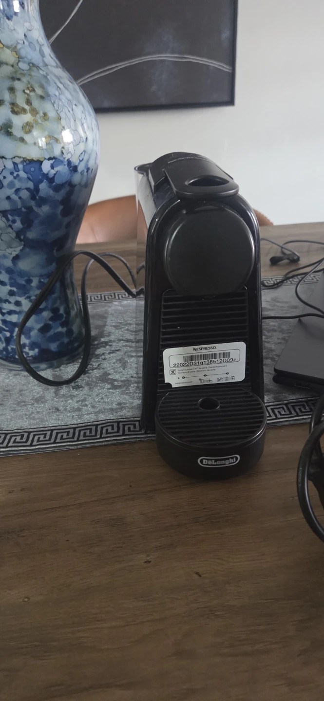 Nespresso Essenza Mini Coffee Machine & Aeroccino Milk Frother