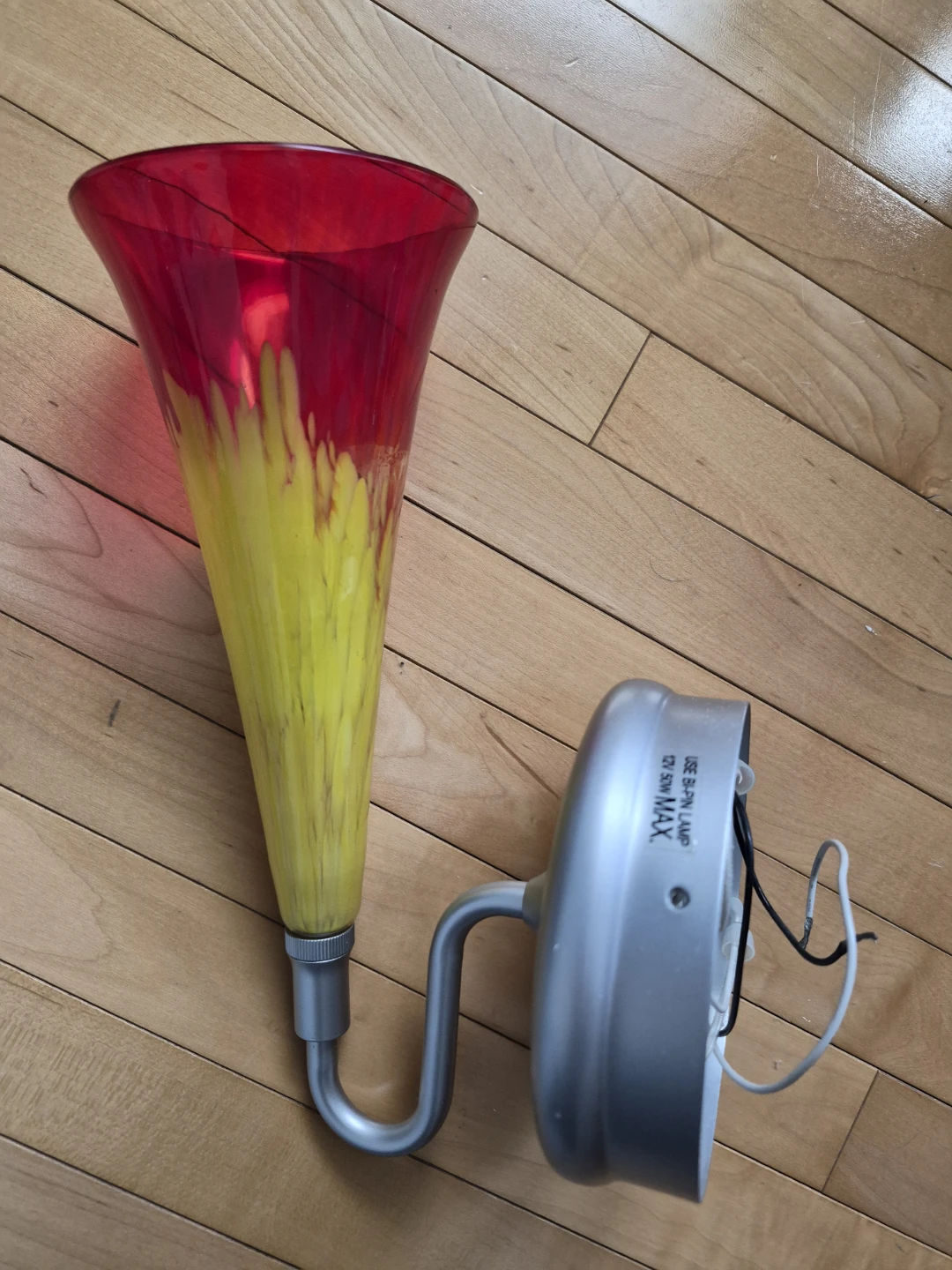 Red and Yellow Swirl Glass Wall Sconce Lamp - photo 3