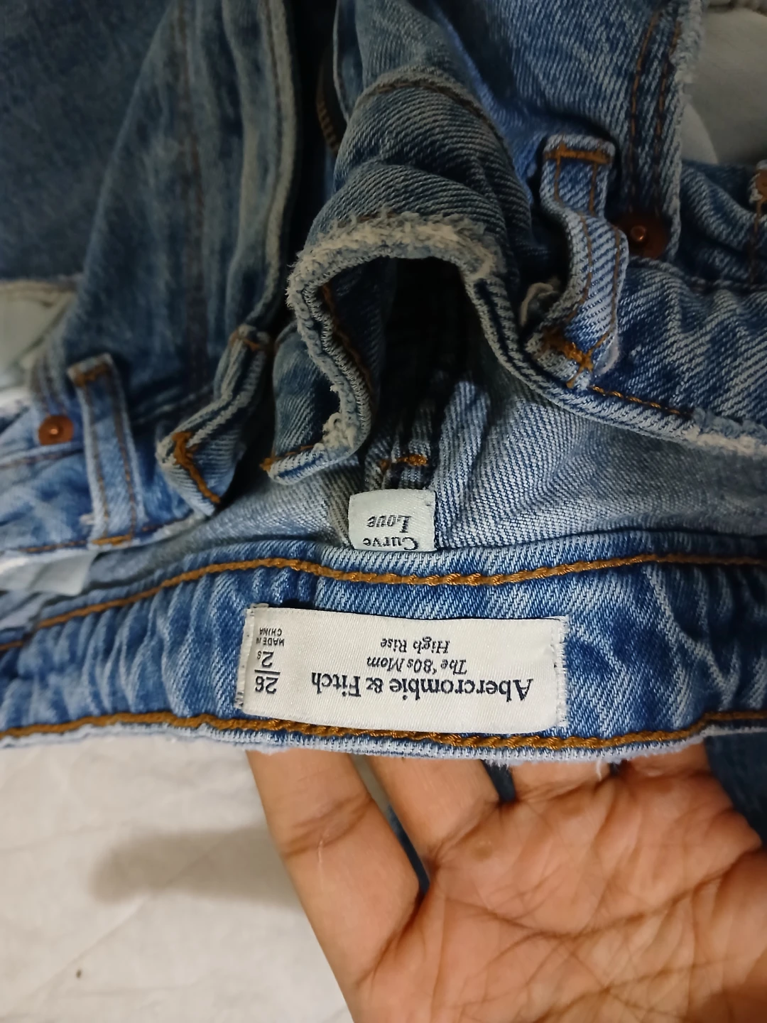 Abercrombie & Fitch The '90s Mom High Rise Jeans - photo 5