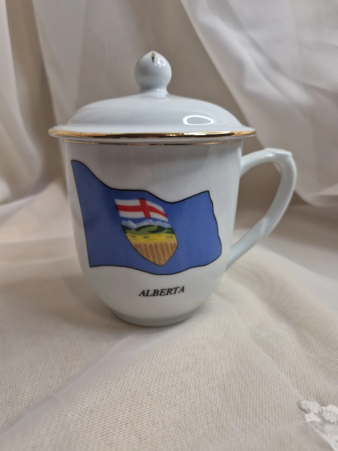 Canadian Collection Alberta Porcelain Mug with Lid