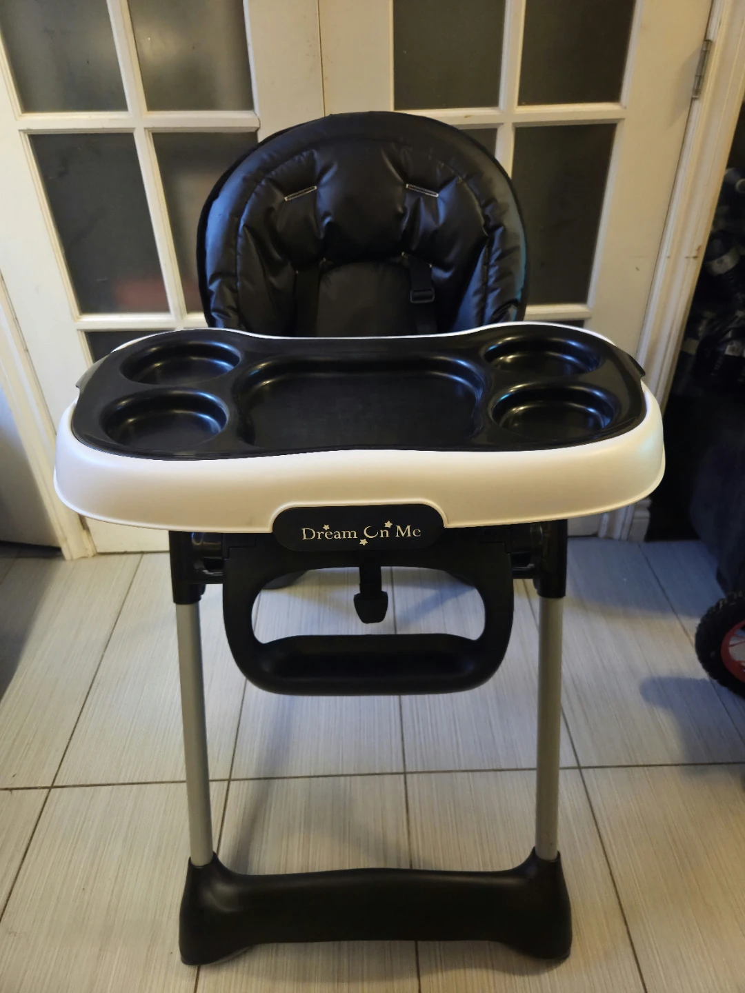 Dream On Me High Chair for baby