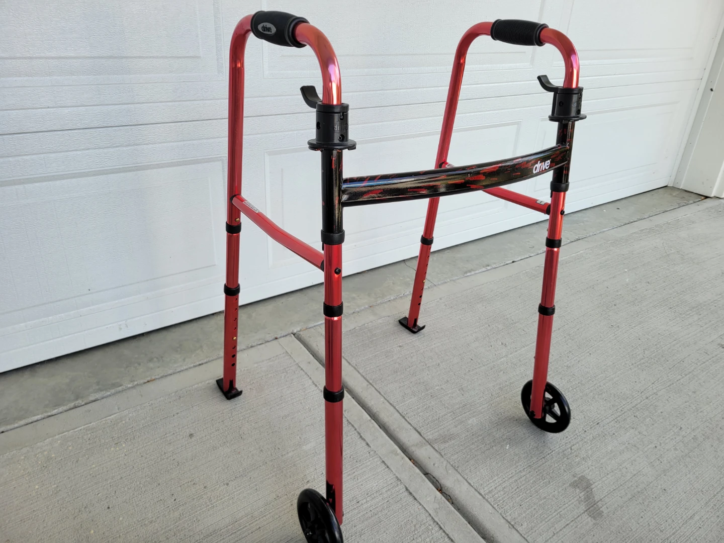 Rollator with Seat & Folding Walker in Excellent Condition. - photo 3