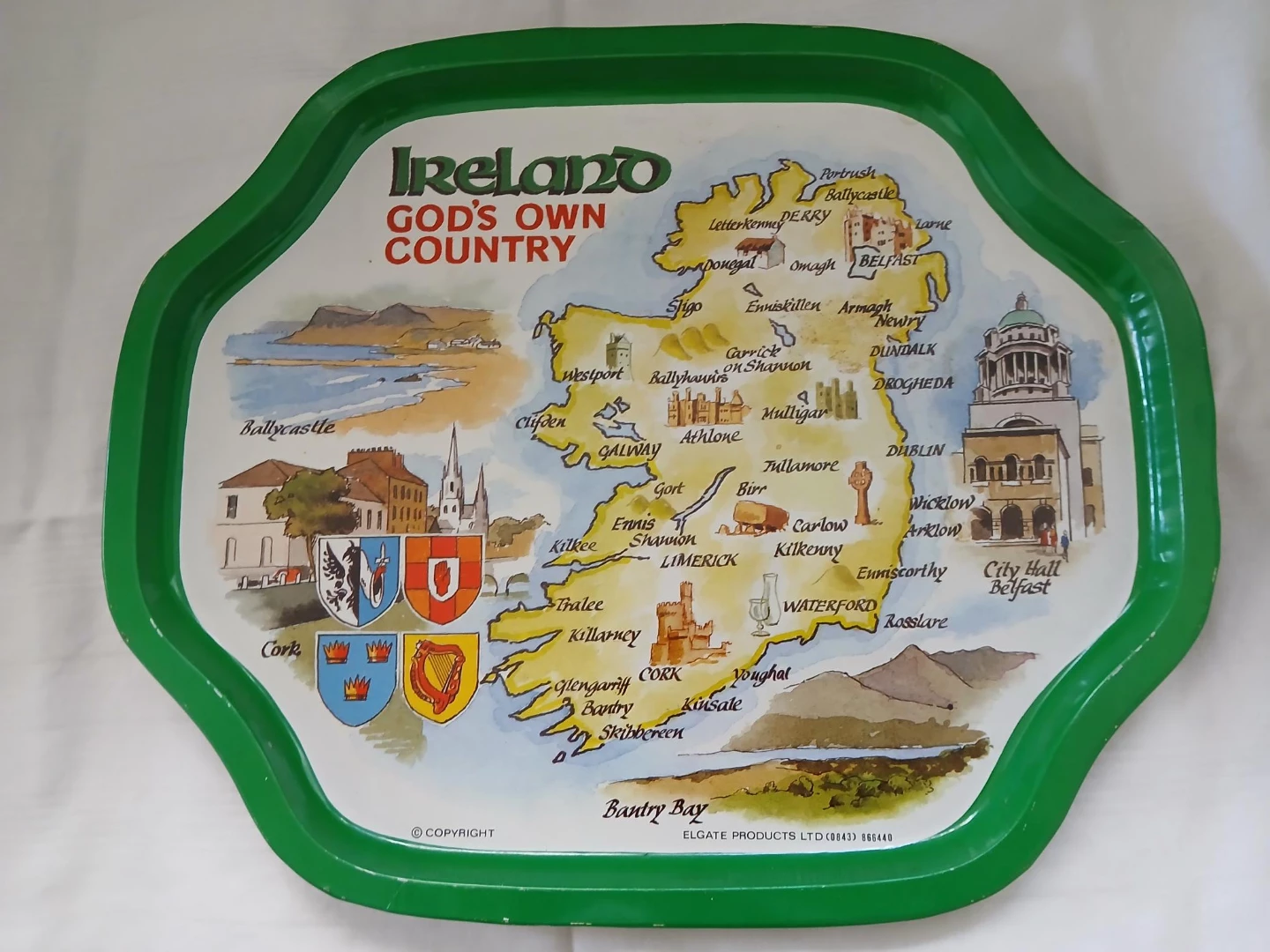 3 Vintage Metal trays. $3 each. Pick up only. - photo 2
