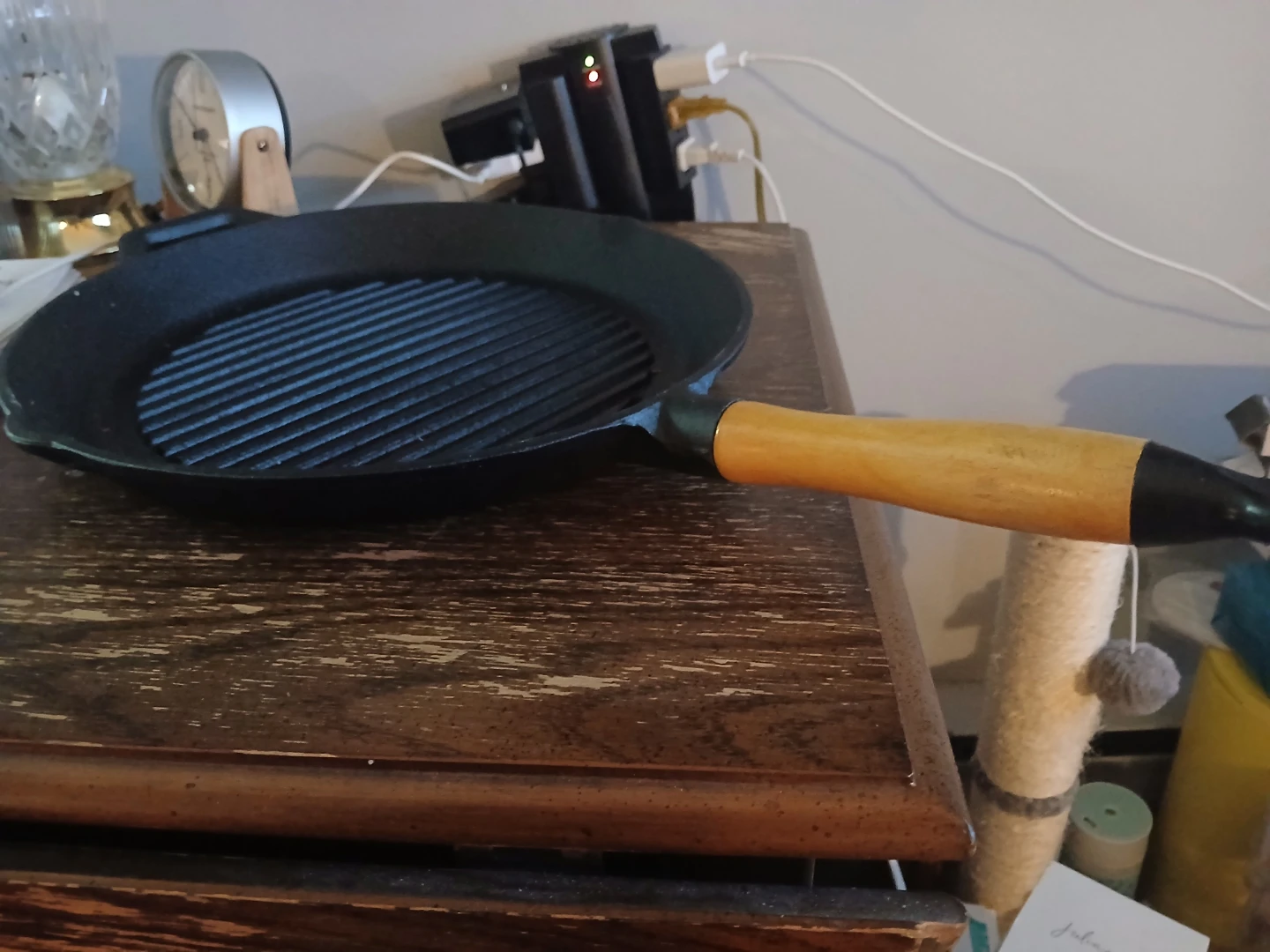 Cast Iron Grill Pan with Wooden Handle