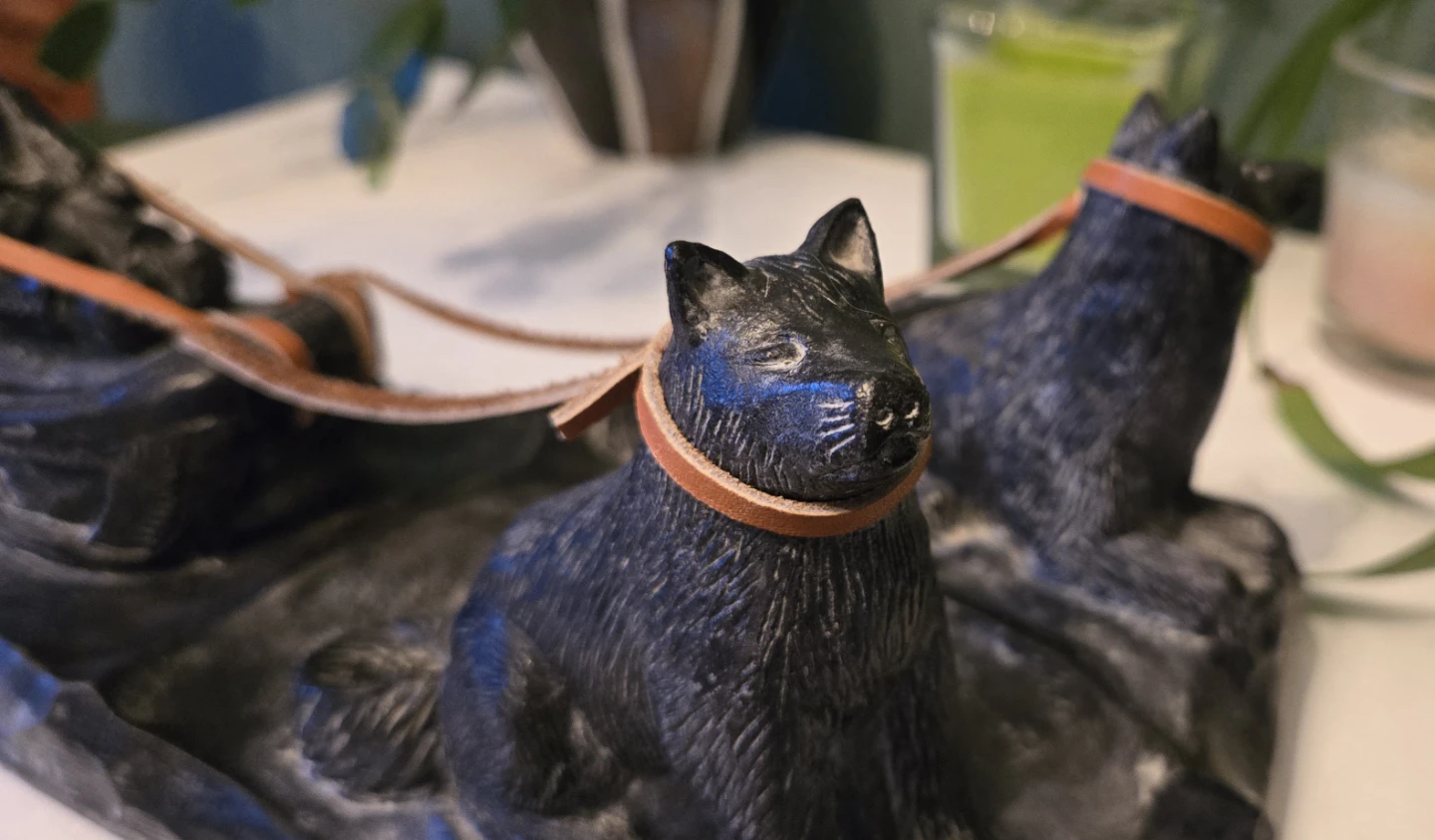 Large Jolin/Wolf Sculpture - photo 2