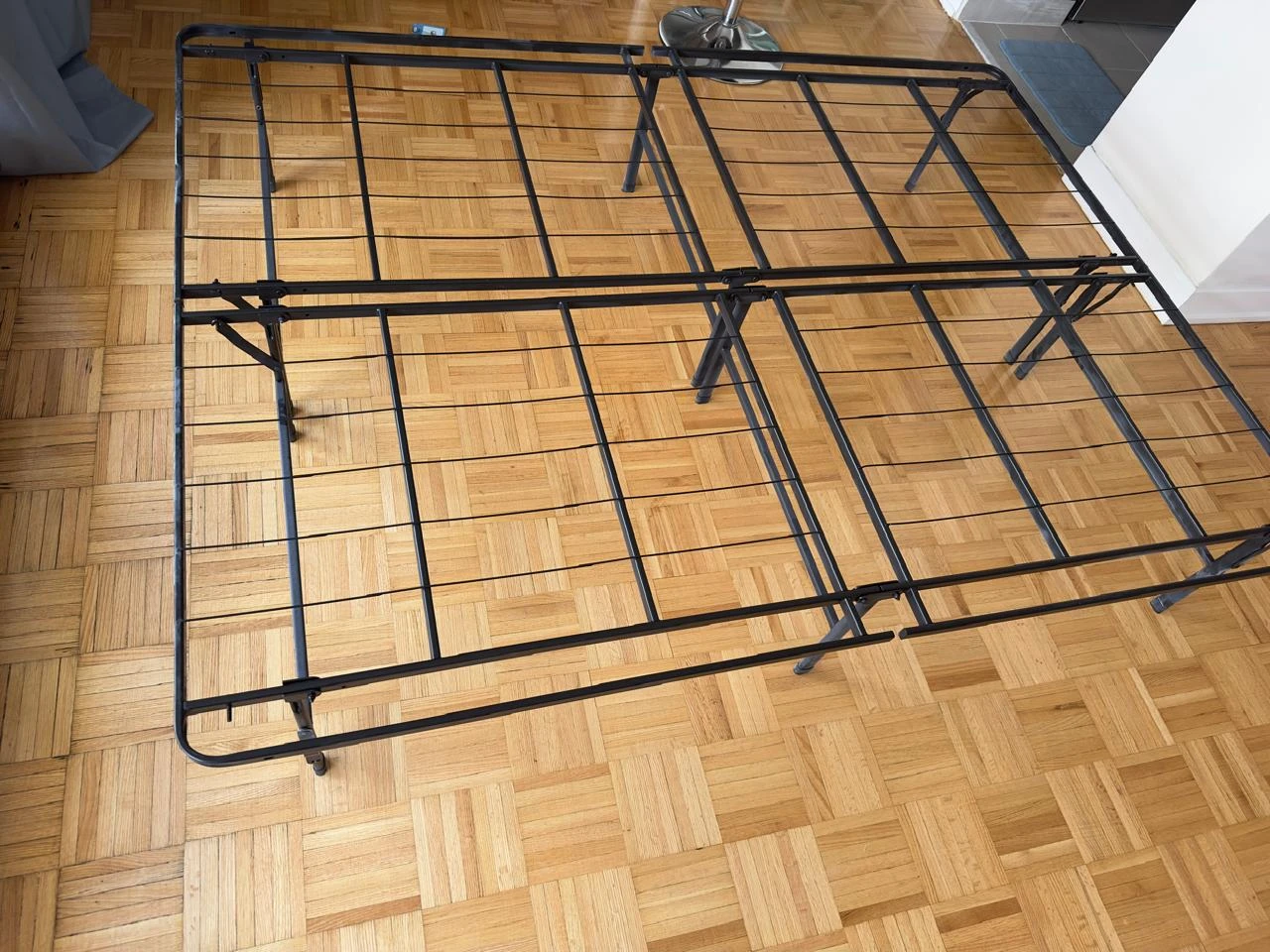 Zinus Queen Deluxe SmartBase 14 Inch Metal Bed Frame - photo 3