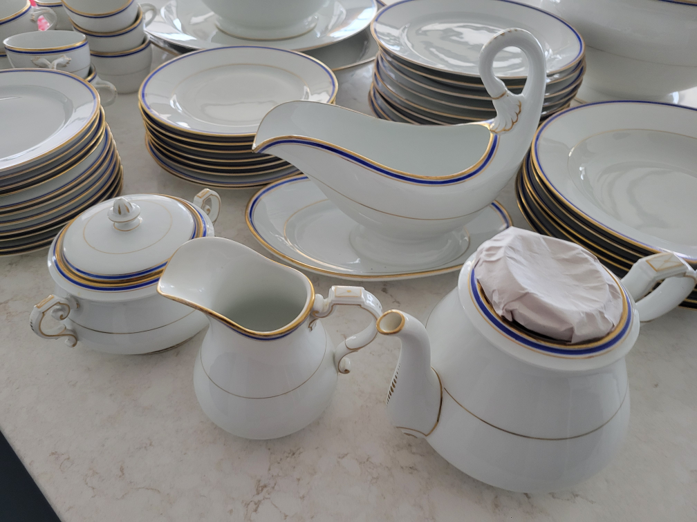 Mixed Dinner Sets of Bavarian Porcelain - photo 5
