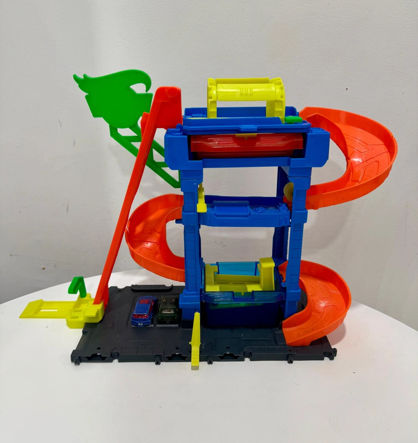 Hot Wheels Car Wash With 2 Color Changing Cars