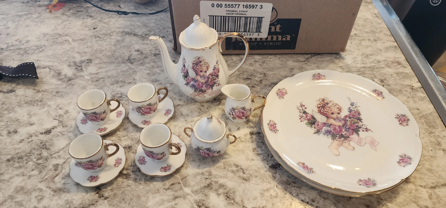 Angel and Floral Design Tea Set