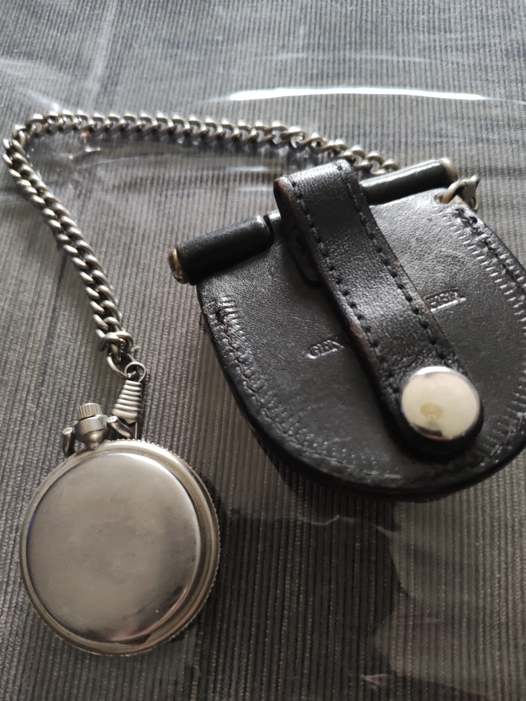 Timex Quartz Pocket Watch with Leather Pouch - photo 3