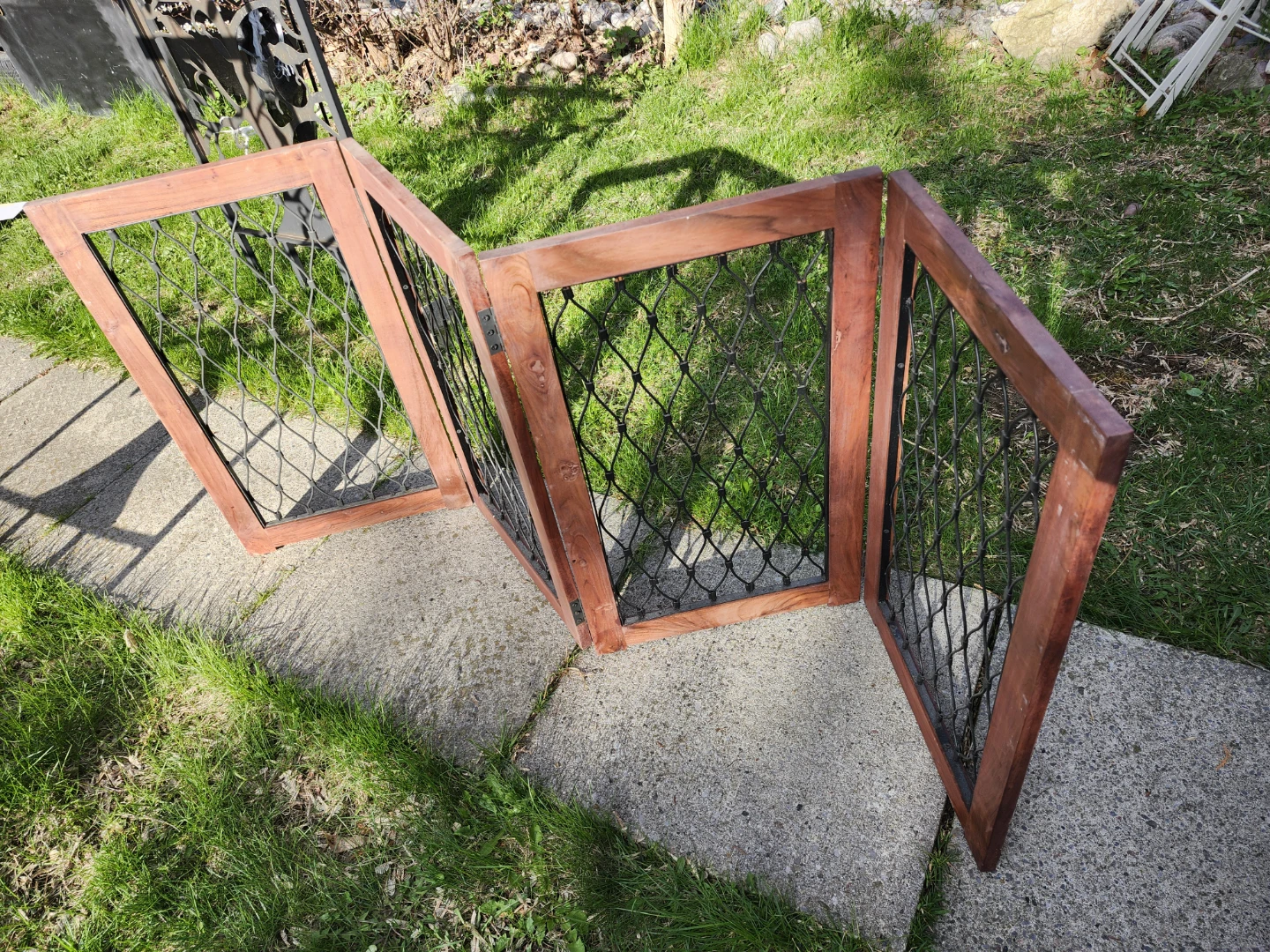 Wooden Folding Pet Gate (heavy duty solid very sturdy) - photo 3