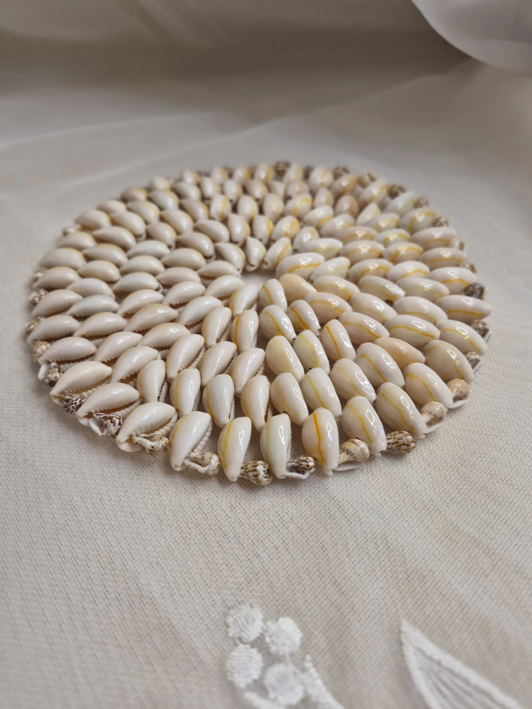 5 3/4" Round Cowry Shell Hotpad, Trivet, Table Decor - photo 2