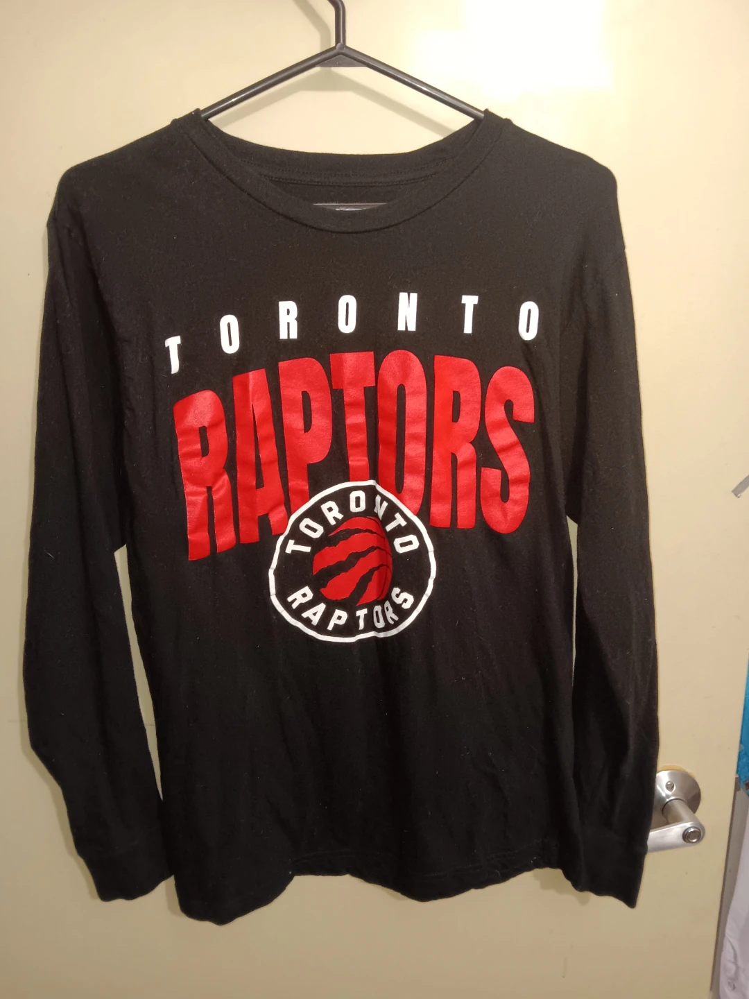 Toronto Raptors Long Sleeve T-Shirt (Med)! - photo 2