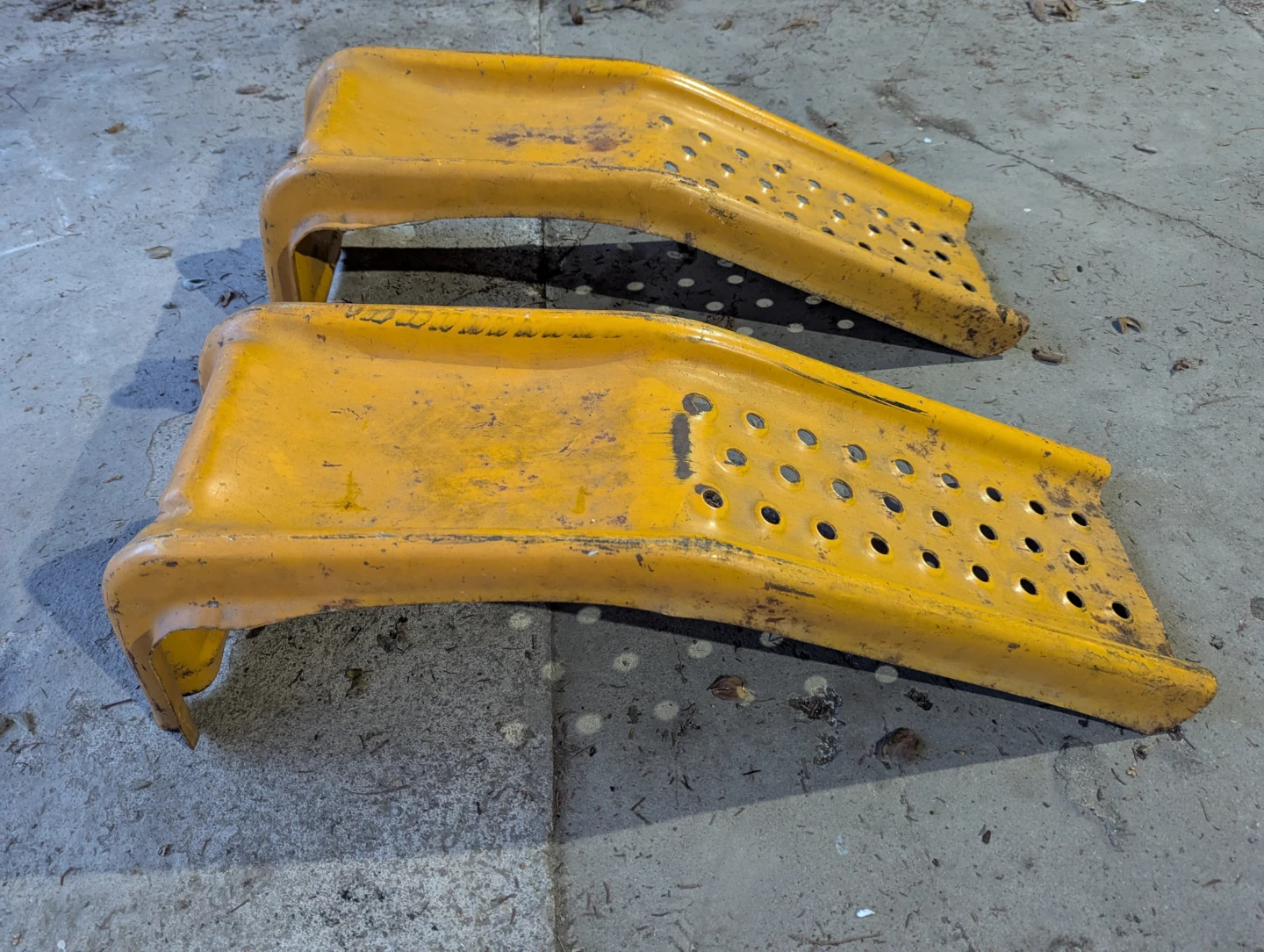 Set of 2 Yellow Metal Car Ramps - photo 3