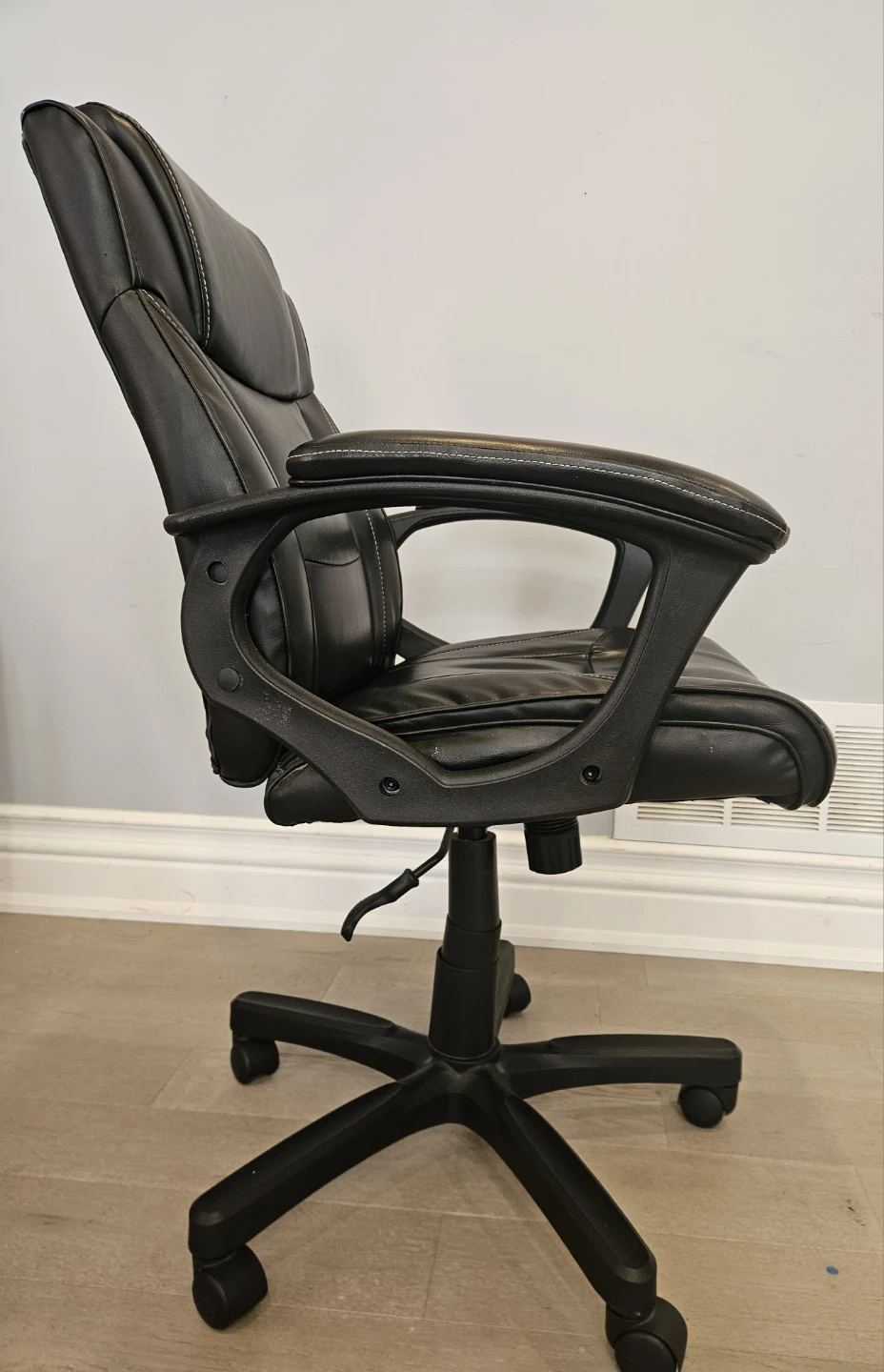 Computer desk with storage+ Office Chair (Moving sale!) - photo 5