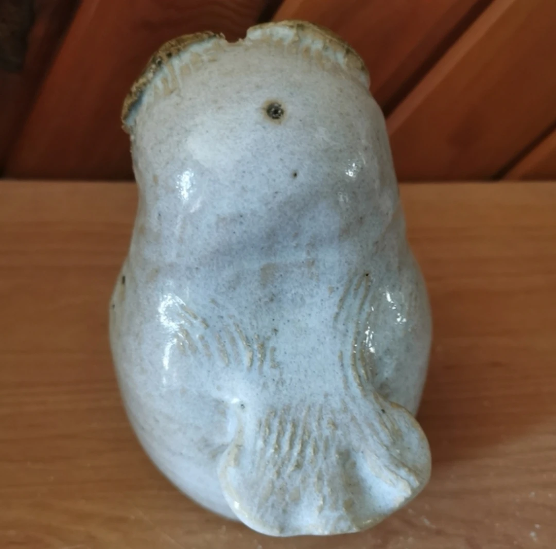 Adorable Vintage Art Pottery Bird – Signed Artisan Piece - photo 4