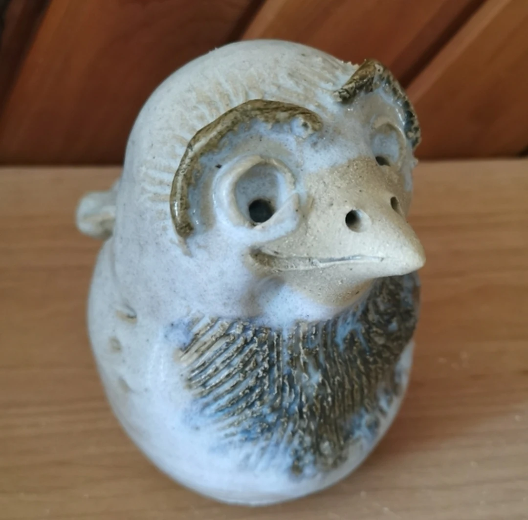 Adorable Vintage Art Pottery Bird – Signed Artisan Piece - photo 5