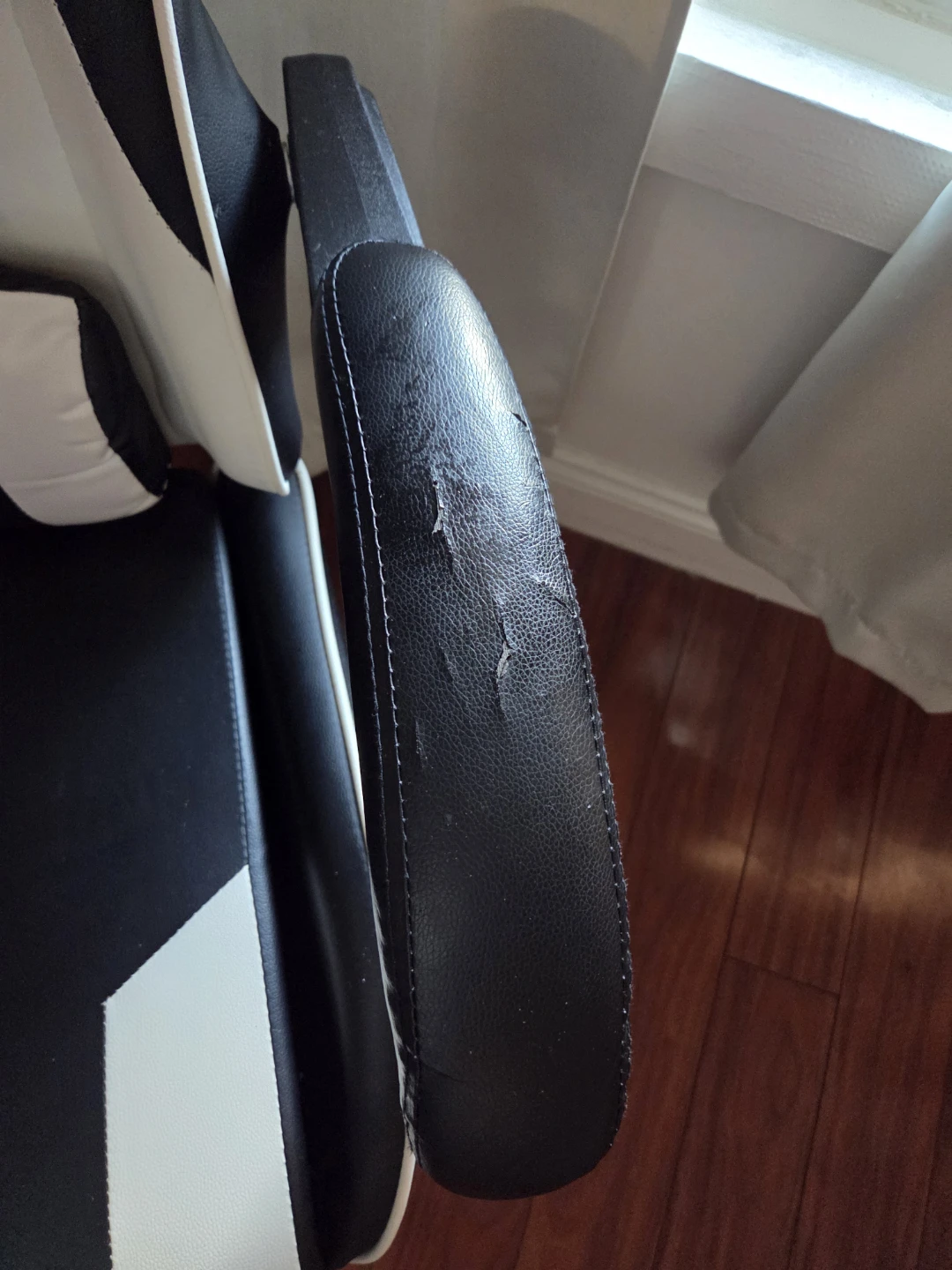 Gaming chair - photo 4