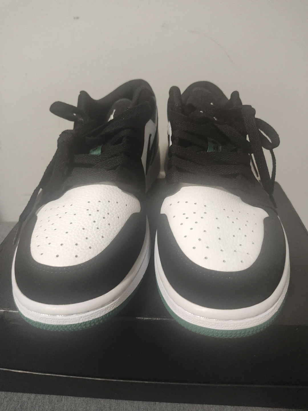 Air Jordan 1 Low SE "Green Glow" - photo 5