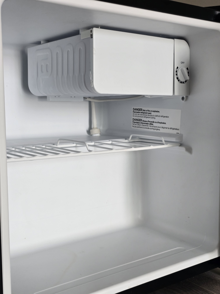 Midea Mini Fridge WHS-65LSS1 - photo 4