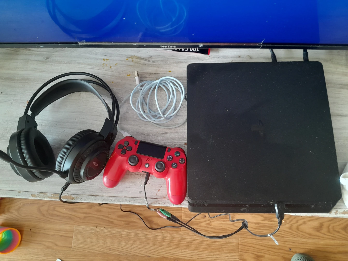 PlayStation 4 Slim Console Bundle with Controller and Headphones