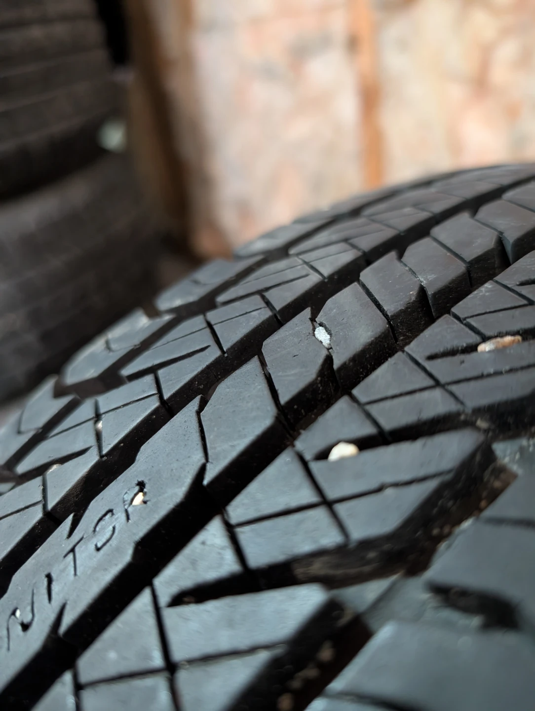 (1)-195/60R15 General Evertrek All Season Tire - photo 2