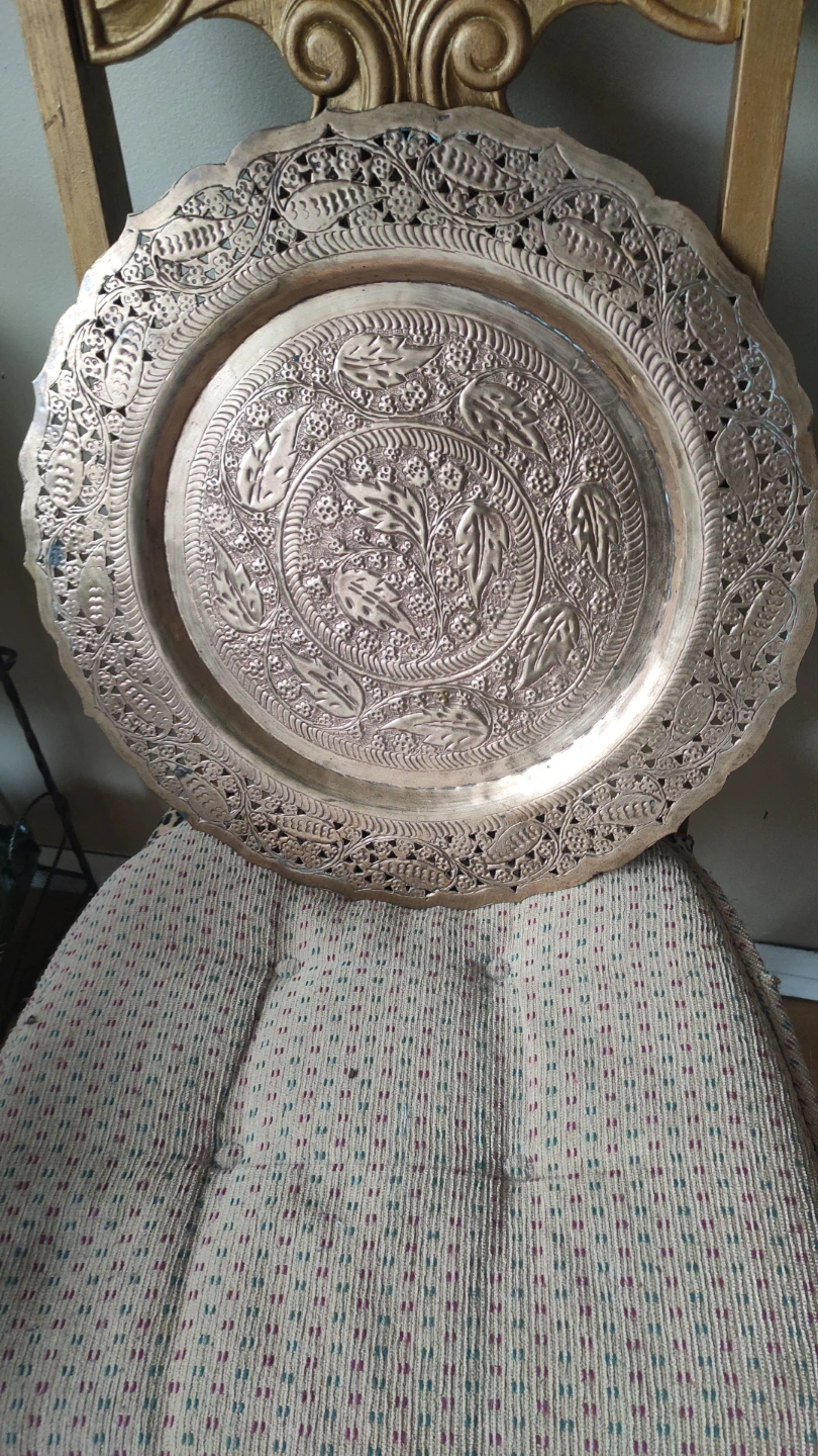 Pair of Antique Brass Decorative Plates - photo 3