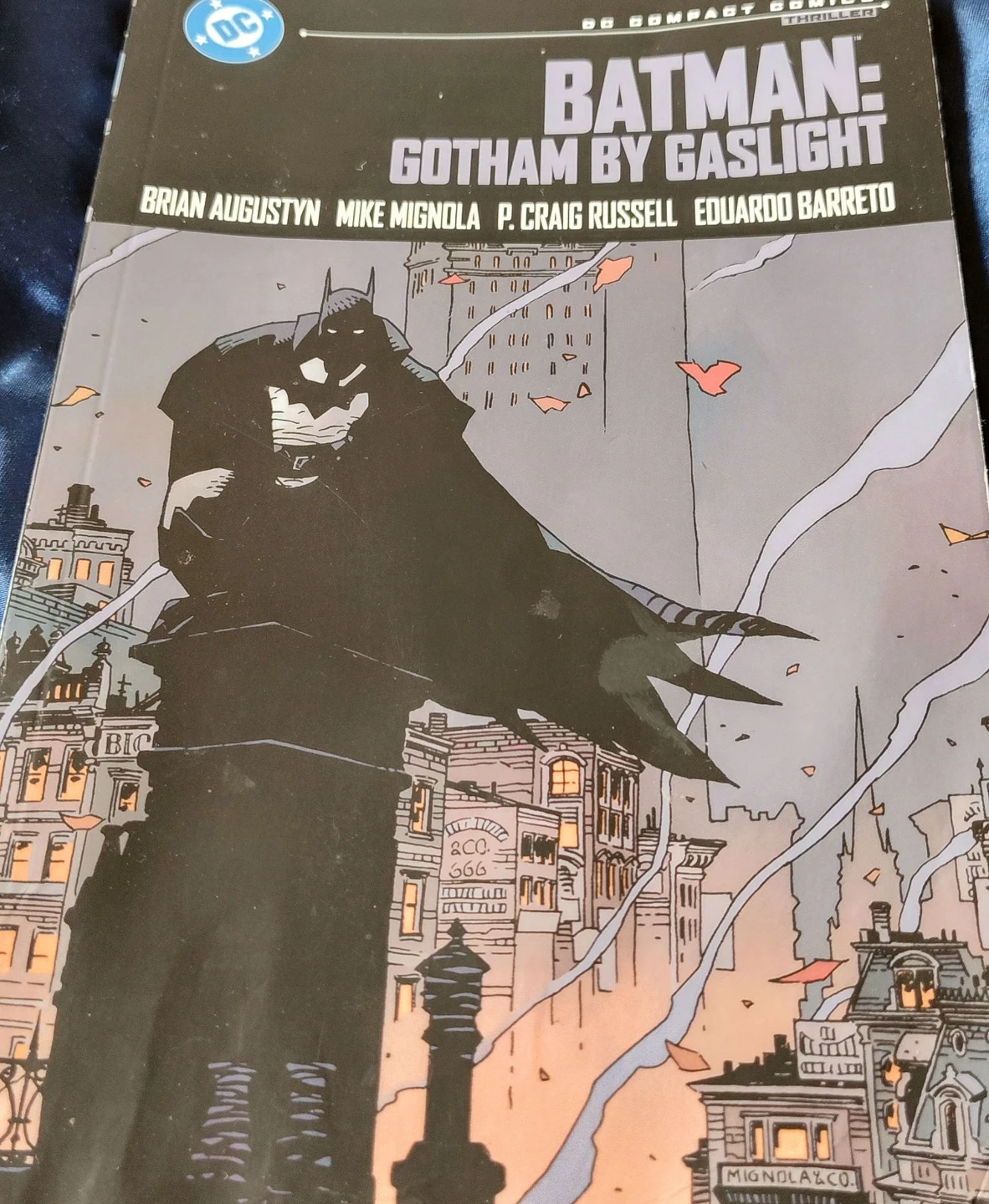 Batman: Gotham by Gaslight Graphic Novel 🌱