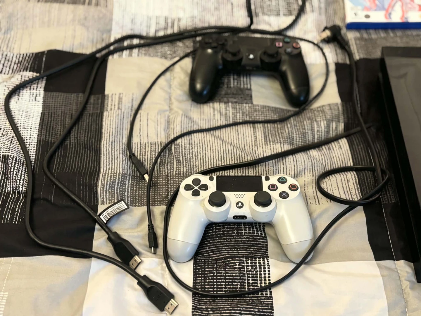 PlayStation 4 Console with 4 Games and 2 Controllers - photo 3