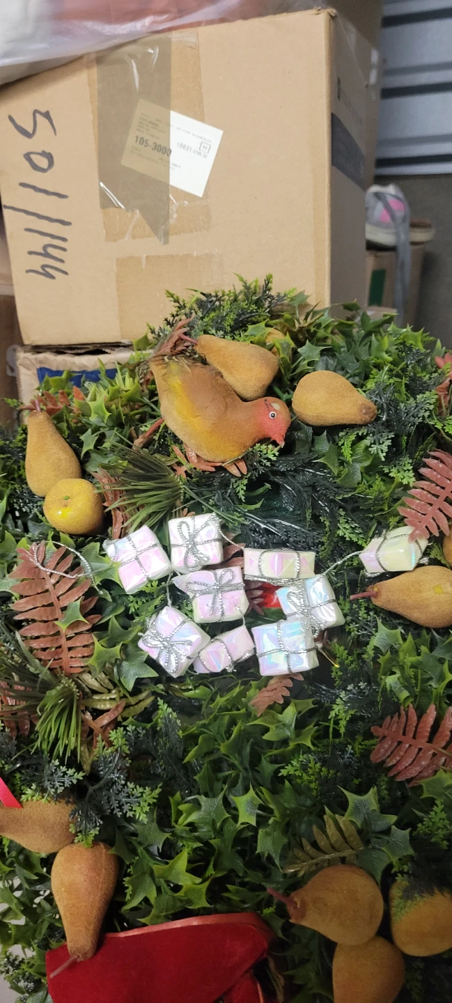 Christmas Wreath with Pears, Birds, and Mini Gifts - photo 2