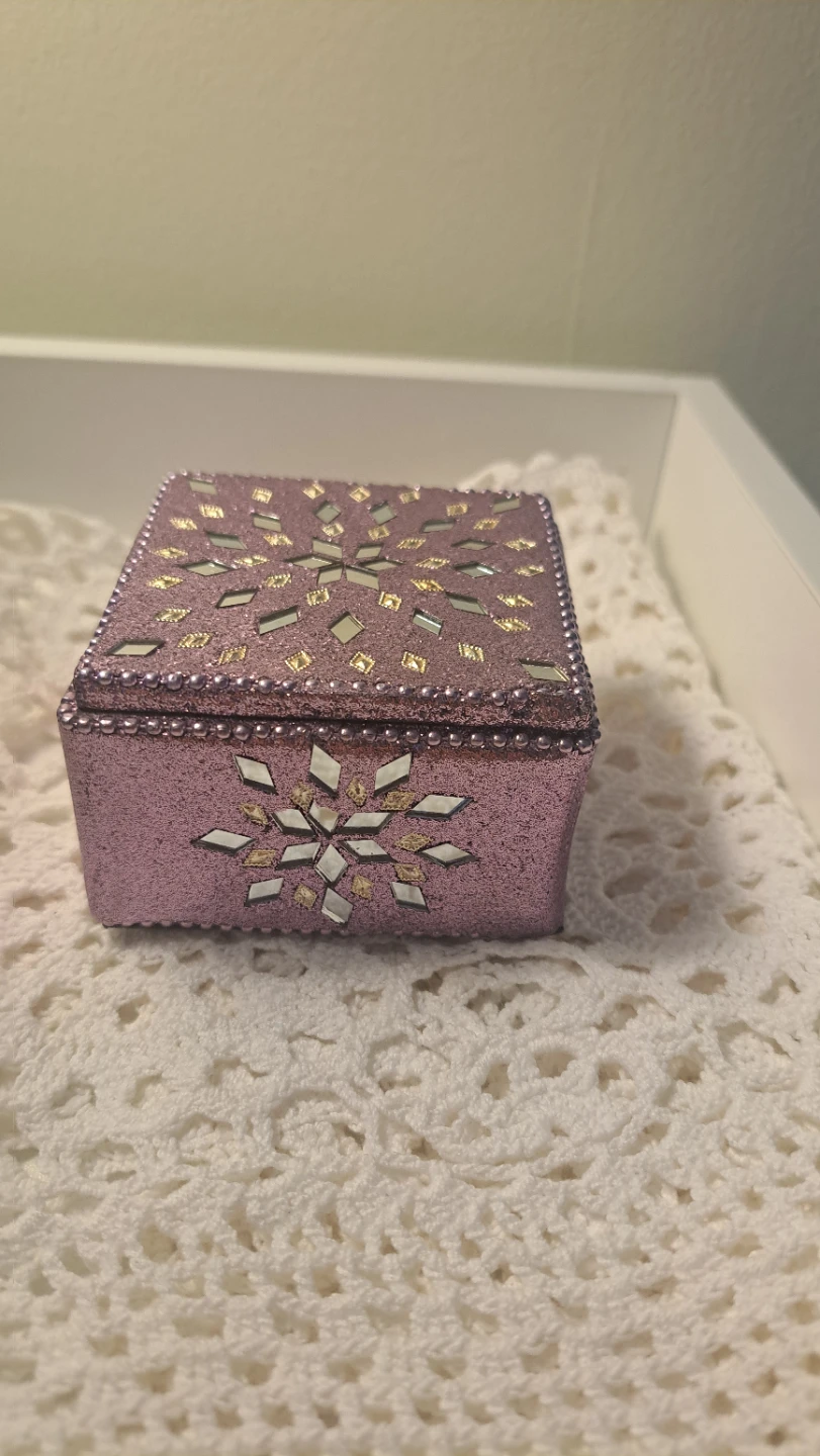Decorative Glittery Jewelry Box - photo 2