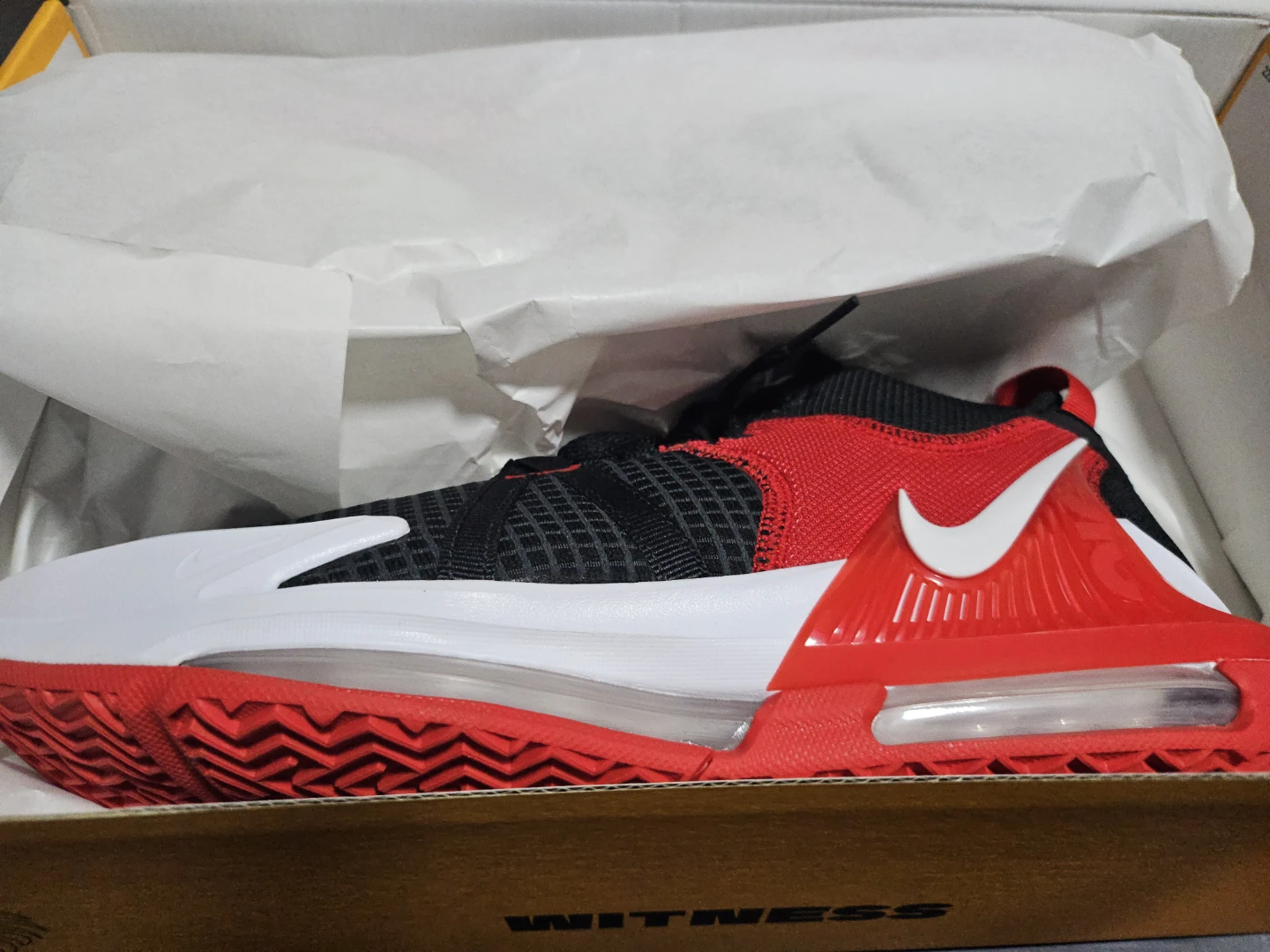 Nike LeBron Witness 5 Basketball Shoes