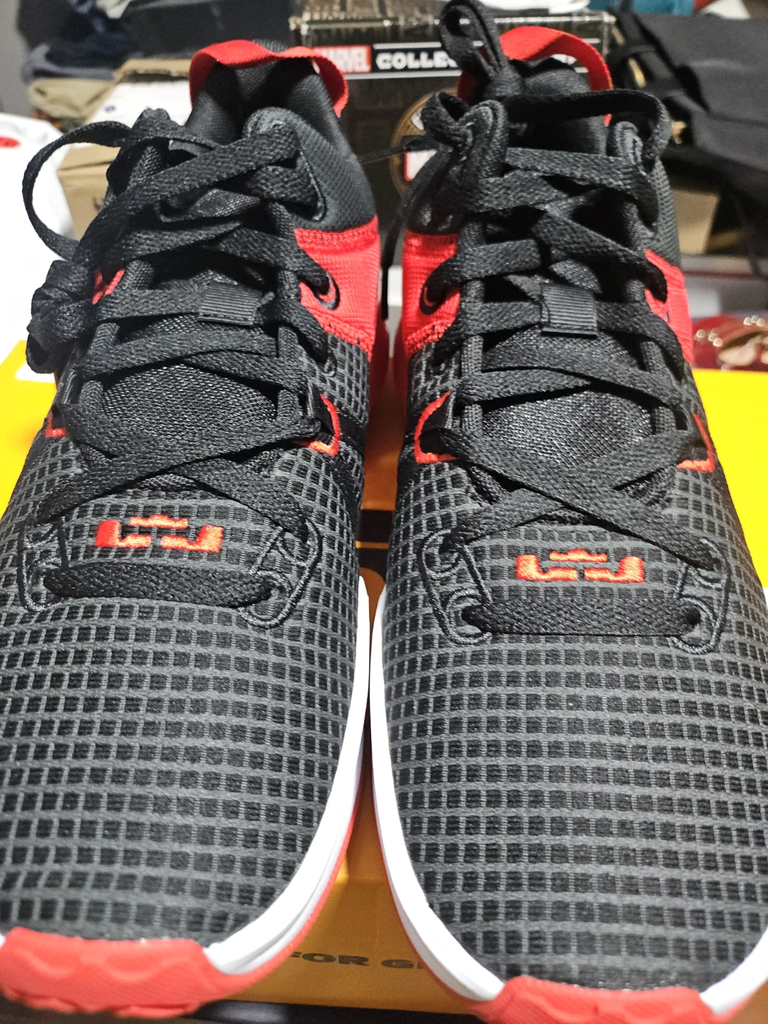Nike LeBron Witness 5 Basketball Shoes - photo 2