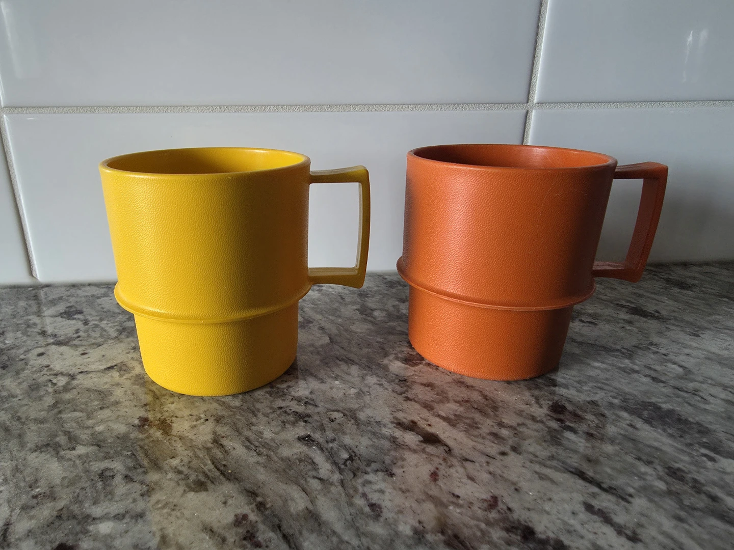*Vintage* Tupperware Mugs - photo 4