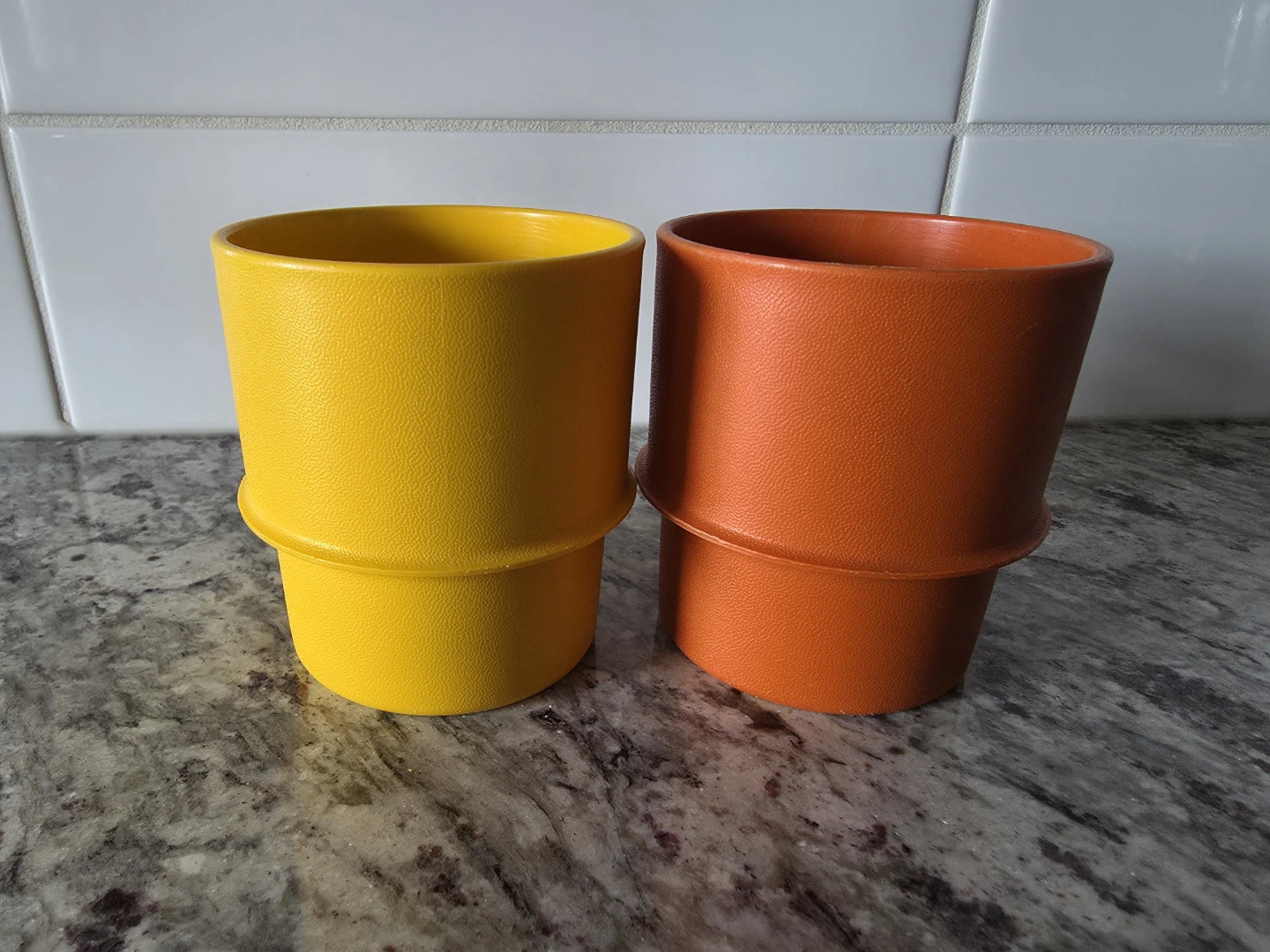 *Vintage* Tupperware Mugs - photo 5